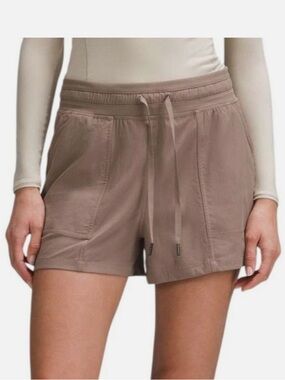 Lululemon Sz 8 Shorts Dance Studio High-Rise Short 3.5" Taupetastic Athletic Gym